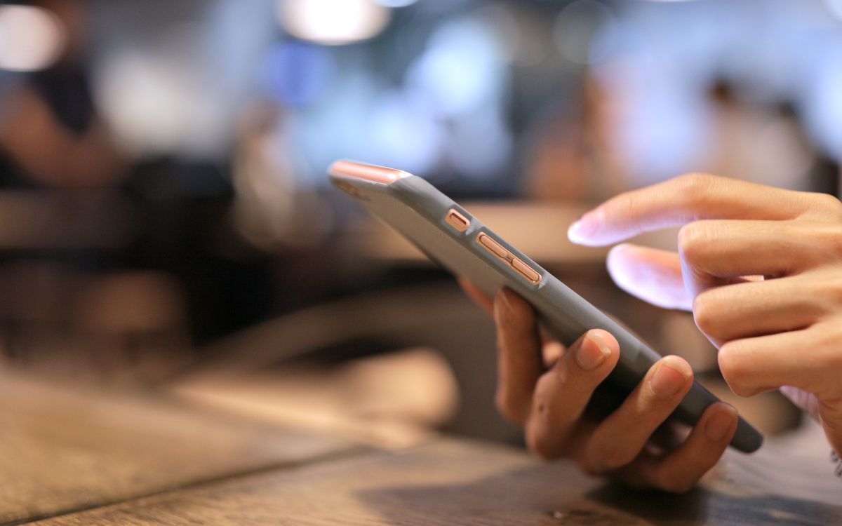 dedo smartphone